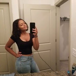 Meet your Posher, Denise